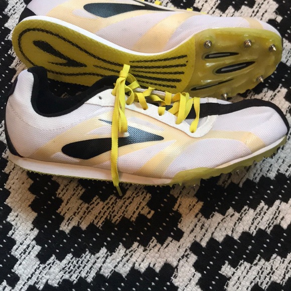 brooks distance spikes